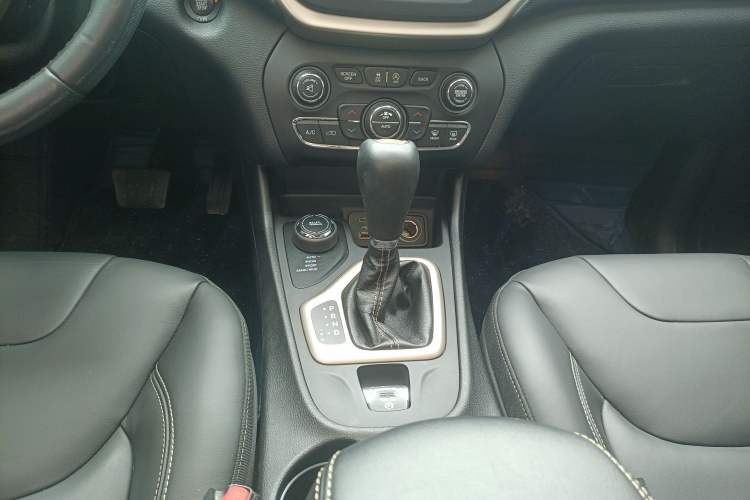 Used Jeep Cherokee 2017 2.4L Professional Smart Edition
