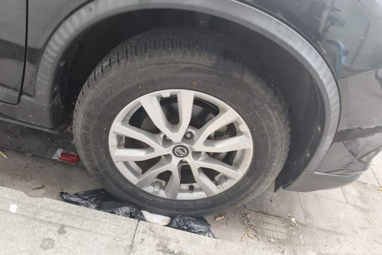 Used Nissan X-Trail 2019 2.0L CVT Smart Connect Comfort Edition 2WD Right Front Wheel Hub