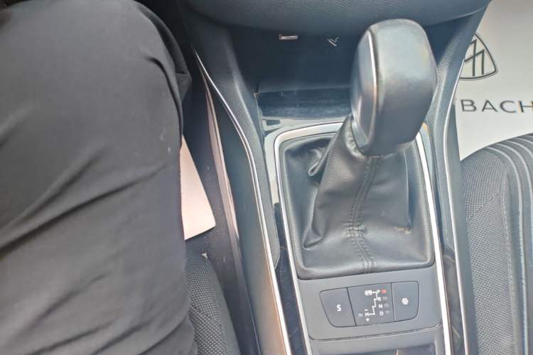 Used Peugeot 408 2015 1.2T Automatic Luxury Edition Gear Lever