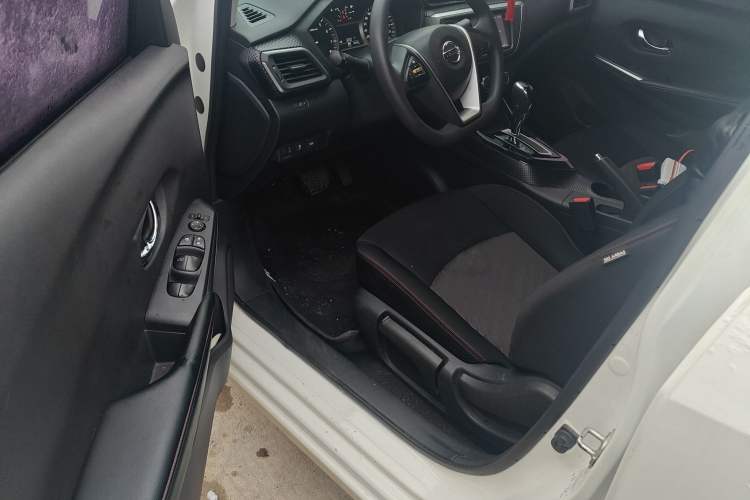 Used Nissan Lannia 2016 1.6L CVT Smart Cool Edition Driver Seat