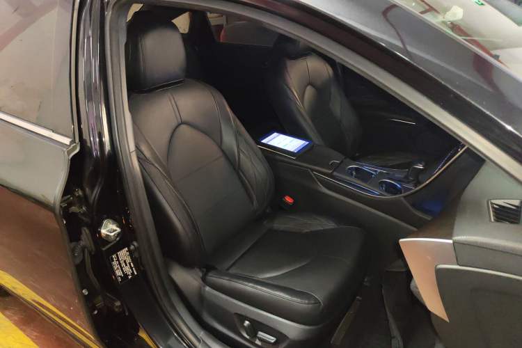 Used Toyota Avalon 2019 2.5L Touring Premium Version China VI Standard Right Front Seat