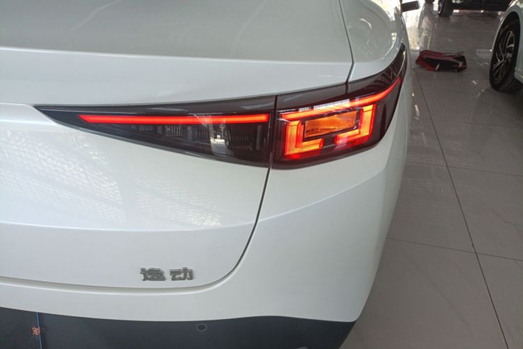 Used CHANGAN Eado 2024 1.5T GDI Automatic Flagship Edition Right Rear Taillight