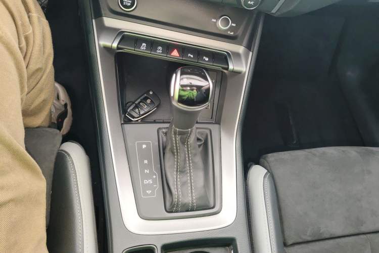 Used Audi Q3 2021 35 TFSI Fashion Dynamic Model Gear Lever