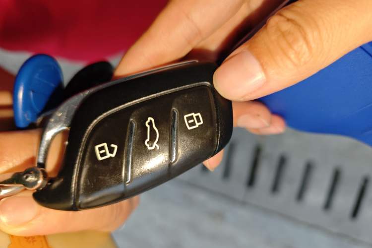 Used Roewe Clever 2021 302 km New Four-Seater Super-Efficient Version