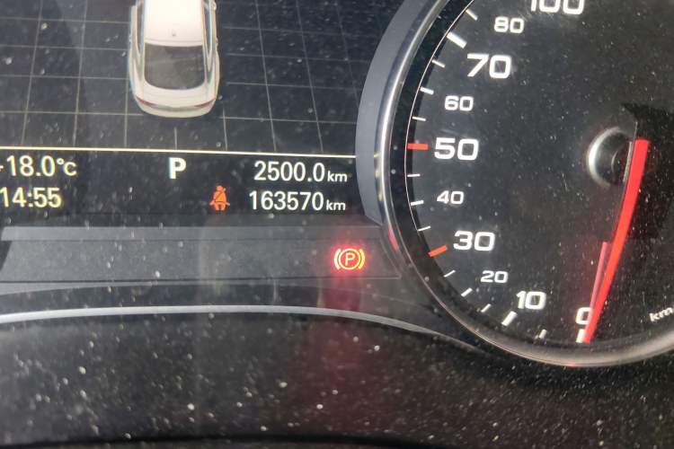 Used Audi A7 2013 50 TFSI quattro Comfort trim Odometer Close Up