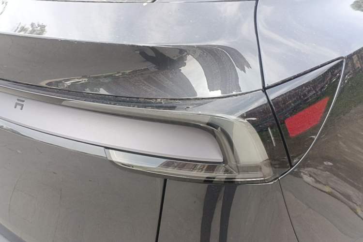 Used Tesla Model Y 2025 Rear-Wheel-Drive Version Right Rear Taillight