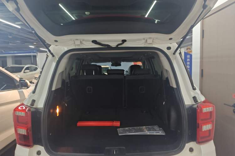 Used GAC Trumpchi GS8 2017 320T Two-Wheel Drive Luxury Smart Connectivity Version (7 Seats)
