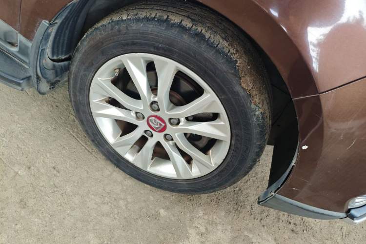 Used Baojun 730 2014 1.5L manual Comfort version 7 seats

