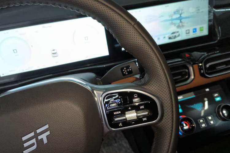 Used JETOUR Shanhai Shanhai L7 2024 1.5T 120 km MAX 7-Seater
