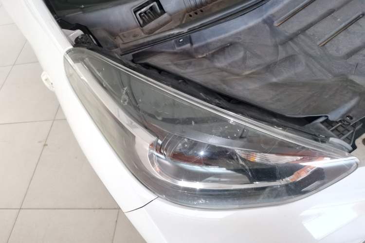 Used Chery QQ Little Ant 2021 200 000-Yuan Ant Fan Edition Talent Version Lithium Iron Phosphate 301 km Right Front Headlight