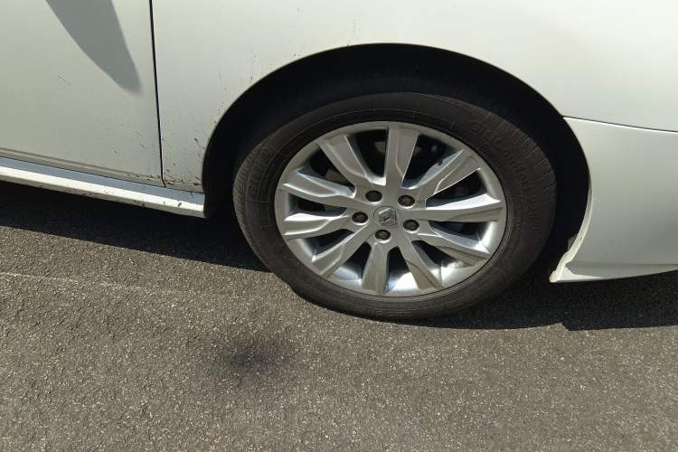 Used Renault Latitude 2015 2.0L CVT Fashion Edition Right Front Wheel Hub