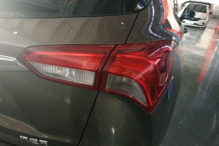 Used Buick Envision 2019 20T Two-Wheel Drive Leading Version China V Standard
