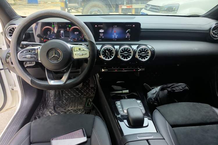 Used Mercedes-Benz A-Class 2022 Revised Version A 200 L Sport Sedan Fashionable Style