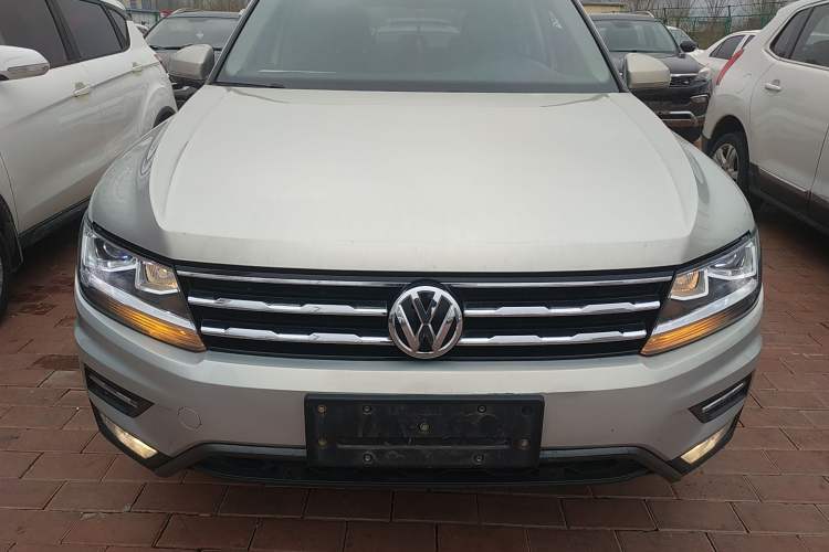 Used Volkswagen Tiguan L 2019 Revised 330TSI Automatic Two-Wheel Drive Smart & Luxury Edition China VI Standard
