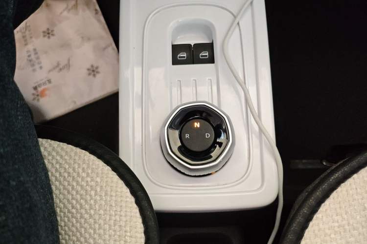 Used Geely Galaxy Panda 2025 210 km – Yuanqi Bear Gear Lever