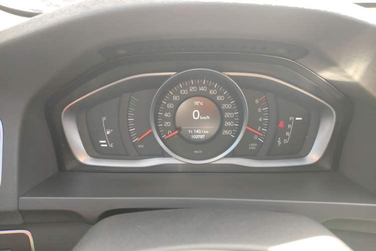 Used Volvo S60 2014 S60L 2.0T Zhiyuan Edition
