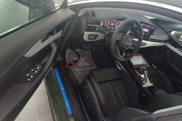 Used Audi A5 2023 Sportback 40 TFSI quattro Luxury Dynamic Edition Driver Seat