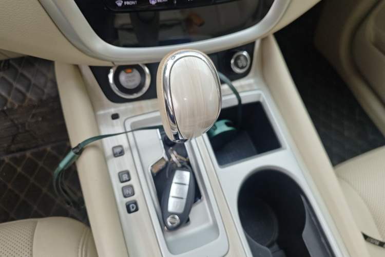 Used Nissan Murano 2019 2.5L XL Two-Wheel Drive Smart Connect Luxury Edition China VI Standard
