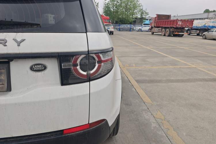 Used Land Rover Discovery Sport 2015 2.0T SE Right Rear Taillight