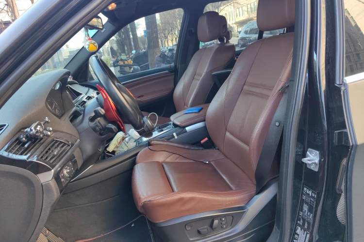 Used BMW X5 2011 xDrive35i M Sport model
