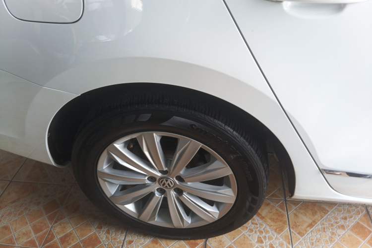 Used Volkswagen Bora 2018 1.5L Automatic Comfort Model Right Rear Wheel Hub