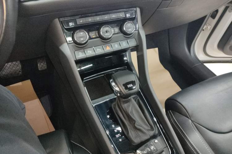 Used Skoda Kodiaq 2019 Facelifted TSI330 5-Seater Two-Wheel-Drive Luxury Enjoyment Edition China VI Standard
