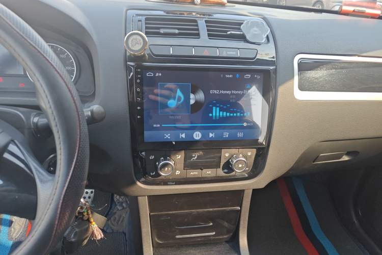 Used Yema T70 2016 Upgraded Model 1.5T Manual Leading Version