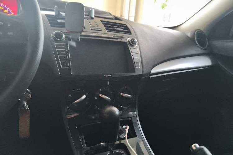 Used Mazda Mazda 3 2015 Hatchback 2.0L Automatic Sport Model