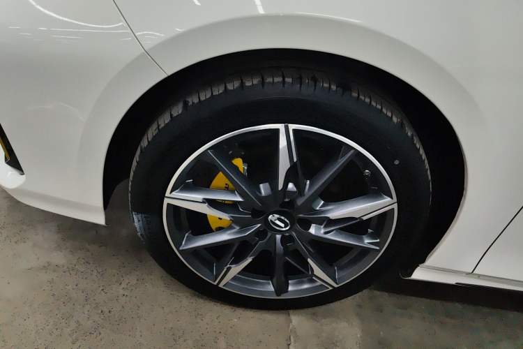 Used GAC Trumpchi EMPOW 2023 270T DCT J16 Version Left Front Wheel Hub