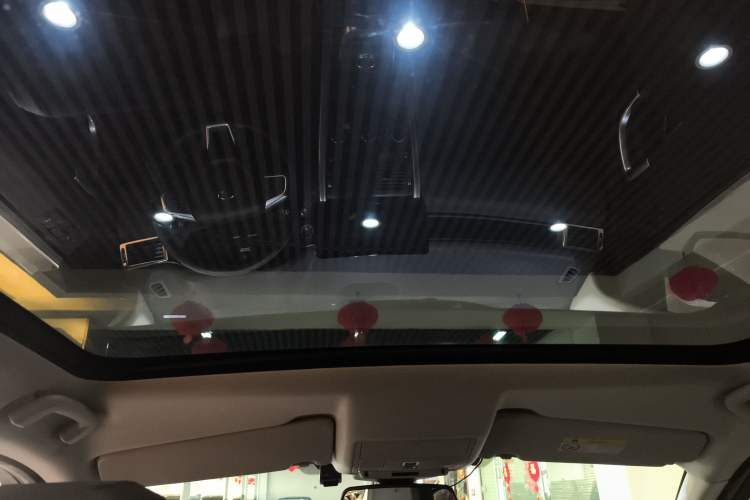 Used Land Rover Discovery Sport 2018 240 PS SE Version
