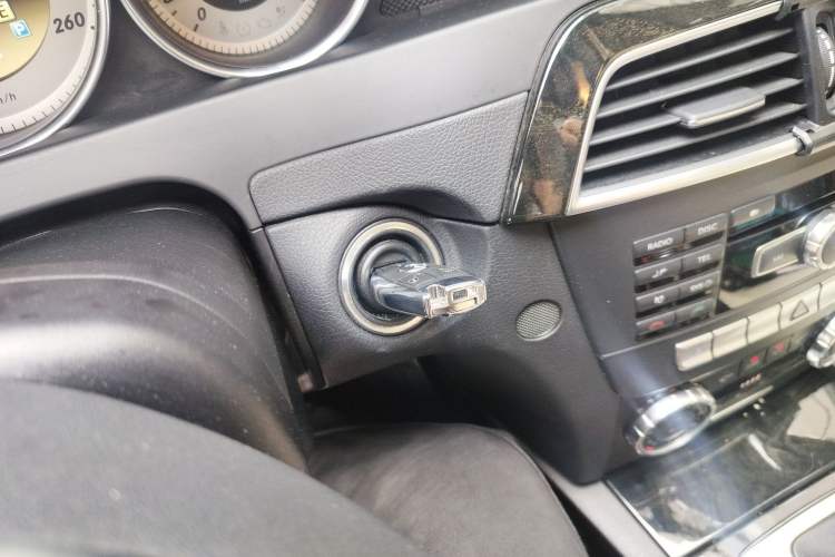 Used Mercedes-Benz C-Class 2011 C 200 CGI Fashion Model
