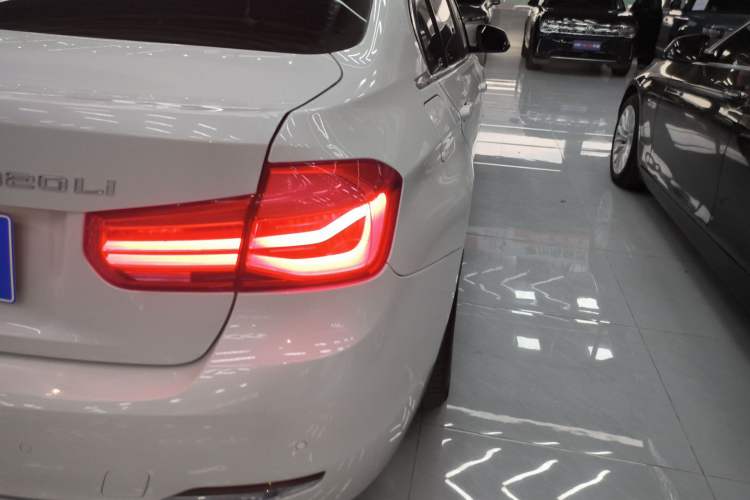 Used BMW 3 Series 2017 320Li Fashion Model
