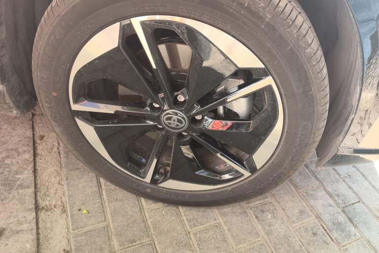 Used Toyota BZ 3X 2025 520 Pro LiDAR Edition Right Front Wheel Hub