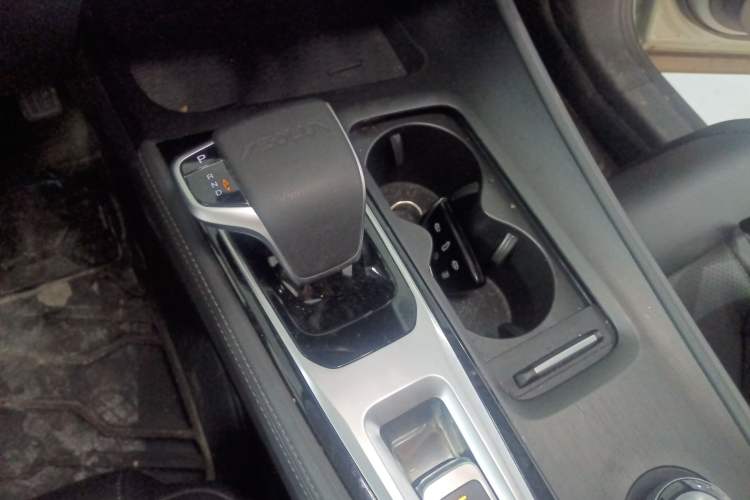 Used Dongfeng Aeolus Huge 2022 Mach Dual-Motor 1.5T MHD Dare-to-Dream Edition
