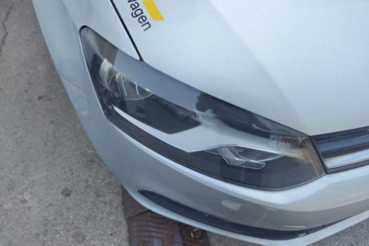 Used Volkswagen Polo 2014 1.4L Manual Fashion Edition Right Front Headlight