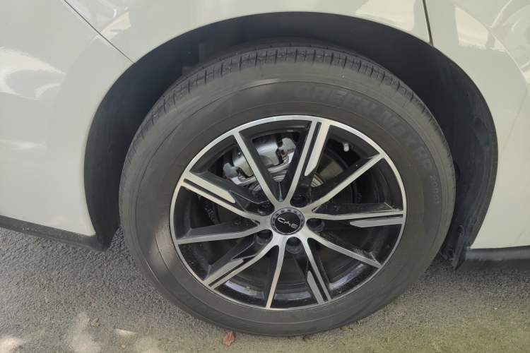 Used BYD Seal 06 New Energy 2025 DM-i Smart Drive 120KM Deluxe Model Right Rear Wheel Hub