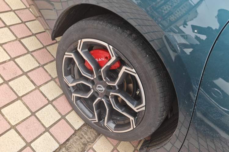 Used Nissan N7 2025 510 Max Right Rear Wheel Hub