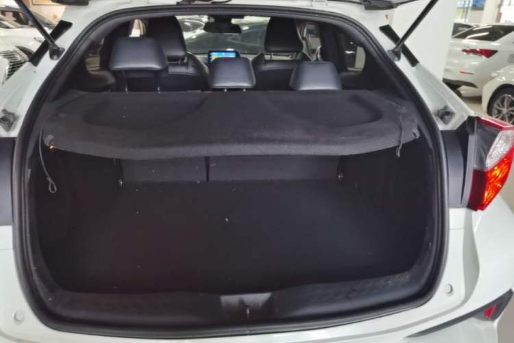 Used Toyota IZOA 2018 2.0L Yichi Edition China V Standard
