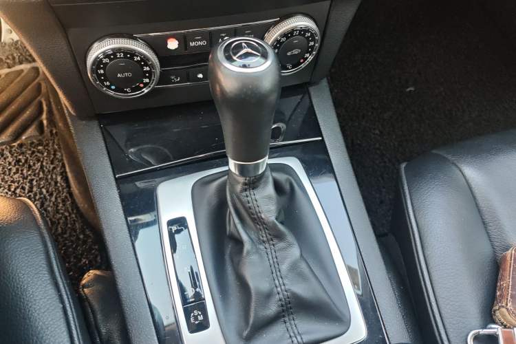 Used Mercedes-Benz GLK-Class 2012 GLK 300 4MATIC Luxury Model