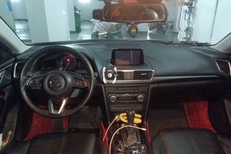 Used Mazda 3 Axela 2017 Sedan 2.0L Automatic Flagship Model China V Standard Center Console