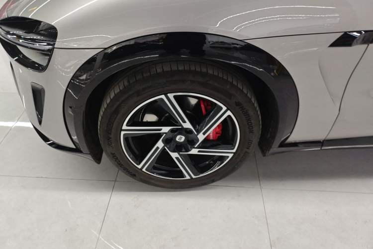 Used Xiaomi Auto YU7 2025 Ultra-Long Range High-Performance All-Wheel-Drive Max Edition
