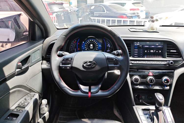 Used Hyundai Elantra (6th Generation / Lingdong) 2019 1.4T Dual-Clutch Xuan Dong · Dynamic Model
