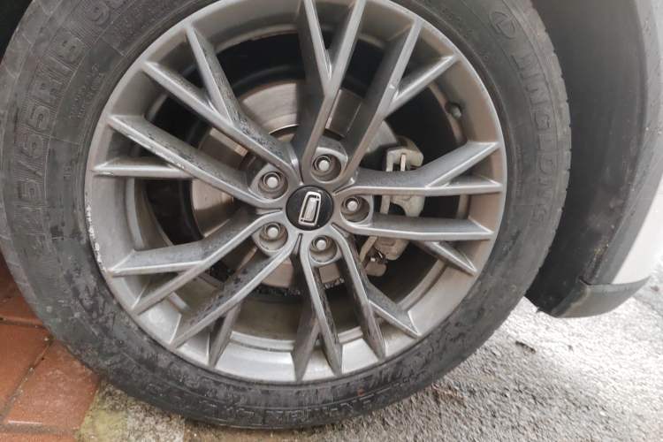 Used Bestune T55 2022 1.5T Automatic Leap Edition Right Front Wheel Hub