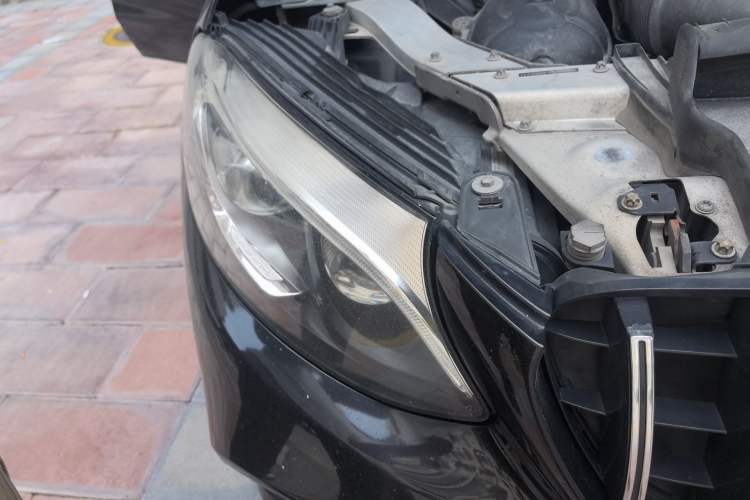 Used Mercedes-Benz GLC 2017 GLC 300 4MATIC Sport Edition Right Front Headlight