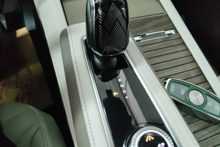 Used Roewe RX9 2023 2.0T Two-Wheel Drive Enjoyment Version