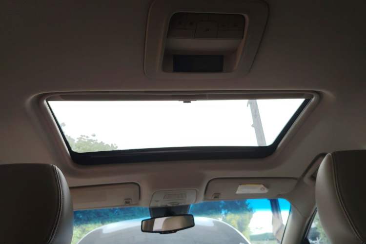 Used Buick GL8 2011 2.4L LT Luxury Business Executive Edition Headliner