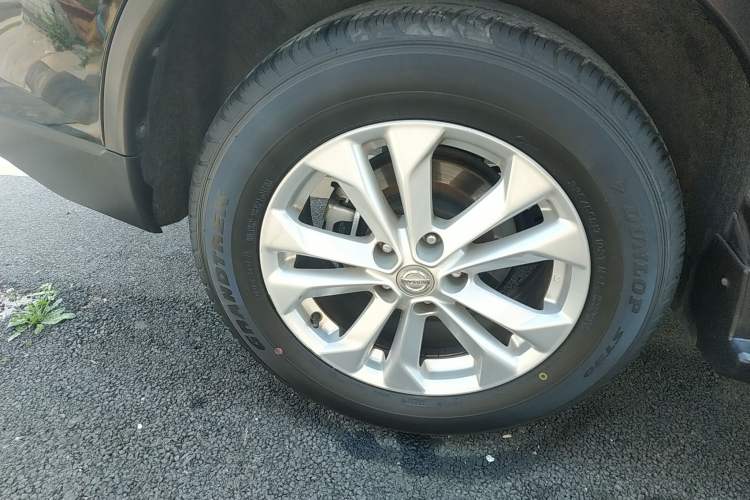 Used Nissan X-Trail 2014 2.0L CVT Comfort Edition 2WD Right Rear Wheel Hub