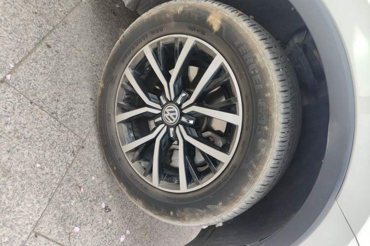 Used Volkswagen Tiguan L 2018 330TSI Automatic Two-Wheel Drive Luxury Edition Right Front Wheel Hub