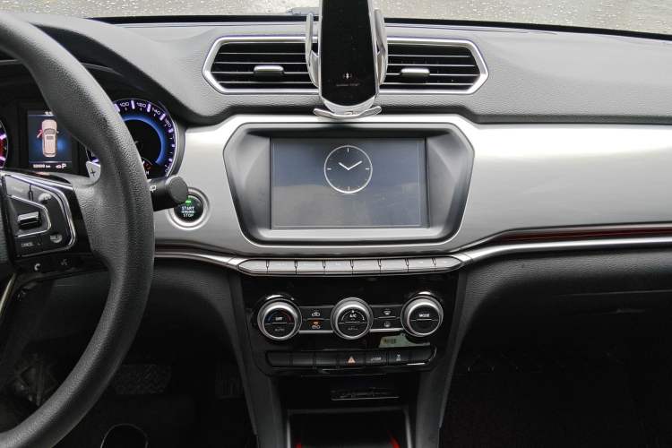 Used Haval H2 2018 1.5T Dual-Clutch Two-Wheel Drive Fashion Model China VI Standard