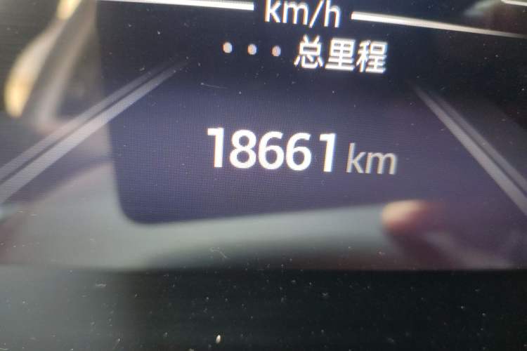 Used GAC Trumpchi M6 2025 Model MAX 270T WDCT Luxury Edition Odometer Close Up